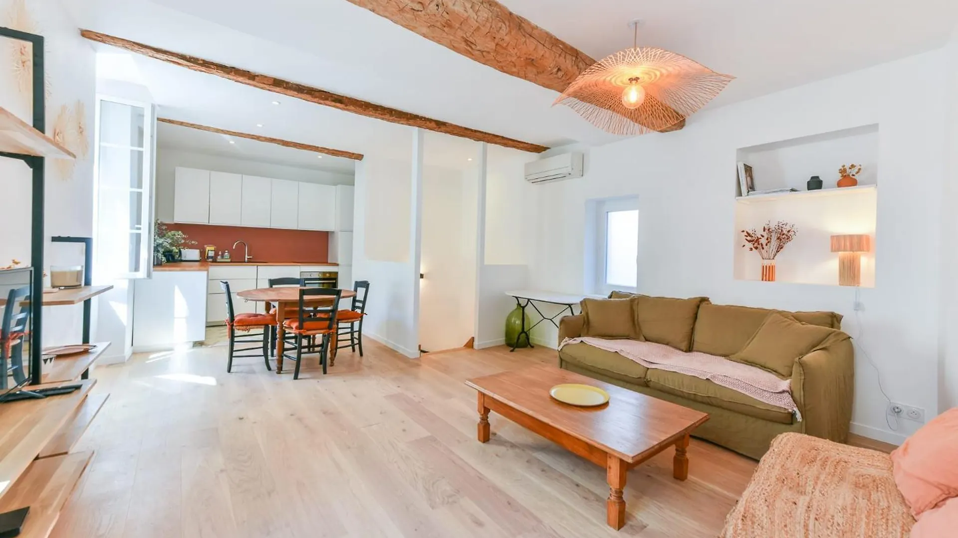 L'Emeraude Duplex Confortable Au Coeur De Cannes, Proche Plage Du Midi Et Palais Lägenhet Cannes