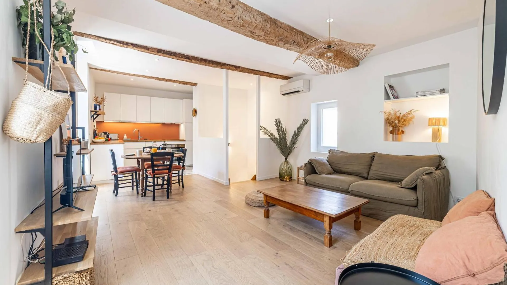 Lägenhet L'Emeraude Duplex Confortable Au Coeur De Cannes, Proche Plage Du Midi Et Palais